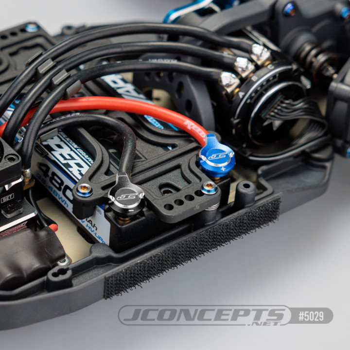 5029 Connectiques de batteries PK 5mm avec accroche noir/bleu (2) Jconcepts RSRC